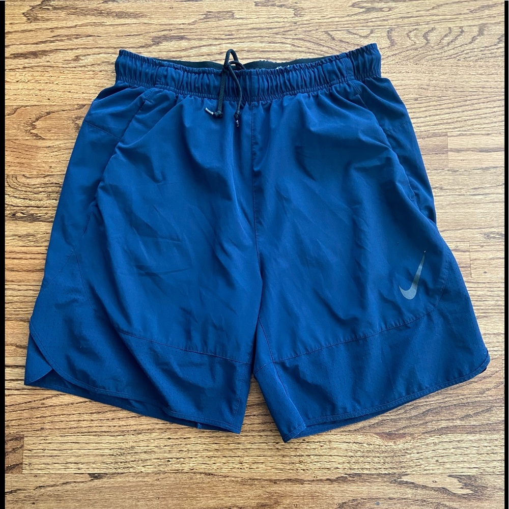 Nike navy athletic shorts sz L stylish comfort rare